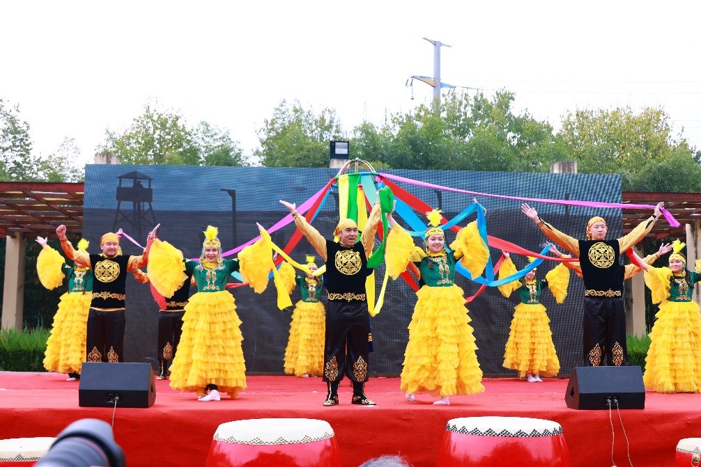 职工节目表演1.jpg